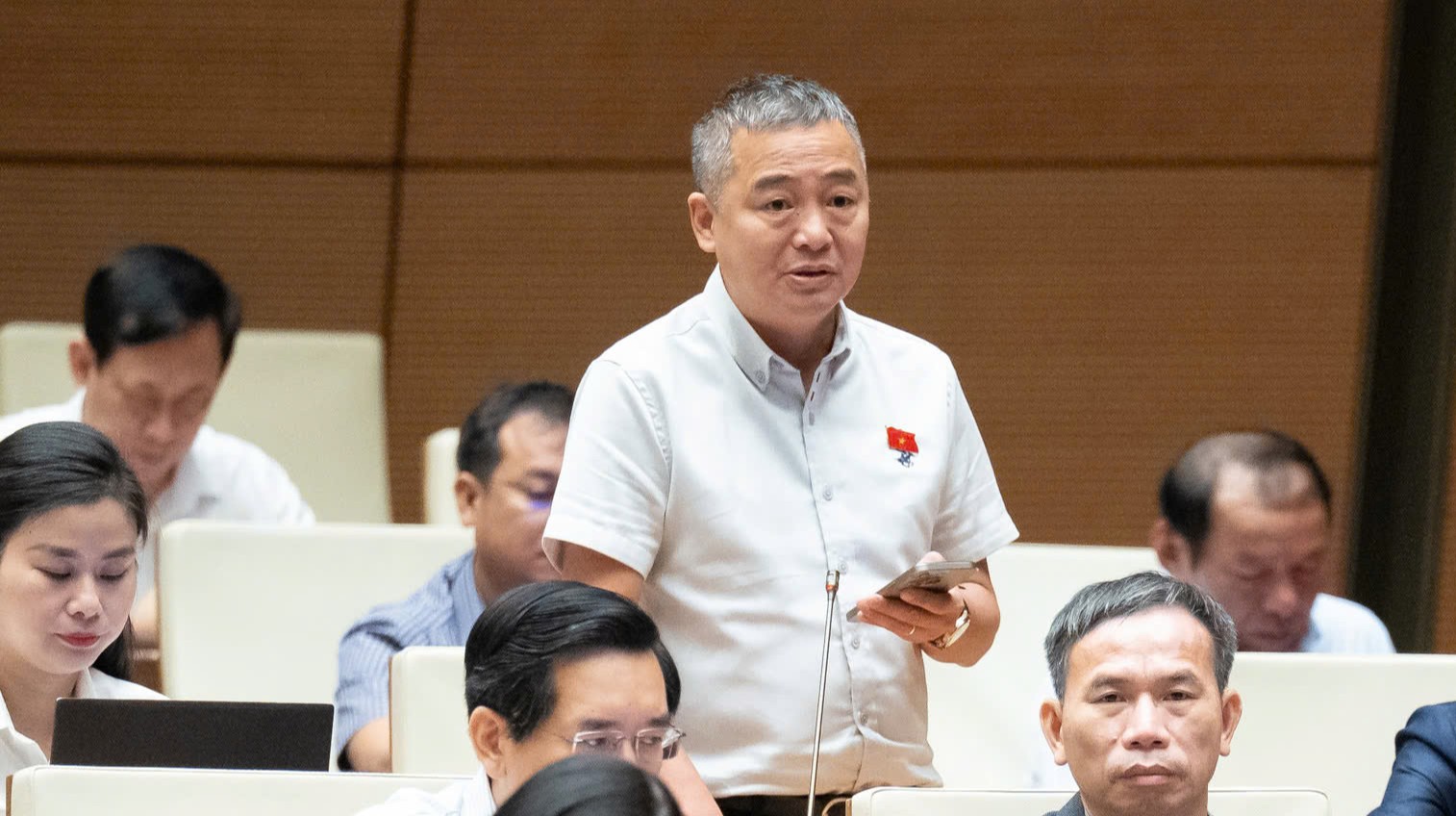 Kiến nghị ưu đãi thuế, phí cho doanh nghiệp trồng cây xanh ven đường Kiến nghị ưu đãi thuế, phí cho doanh nghiệp trồng cây xanh ven đường