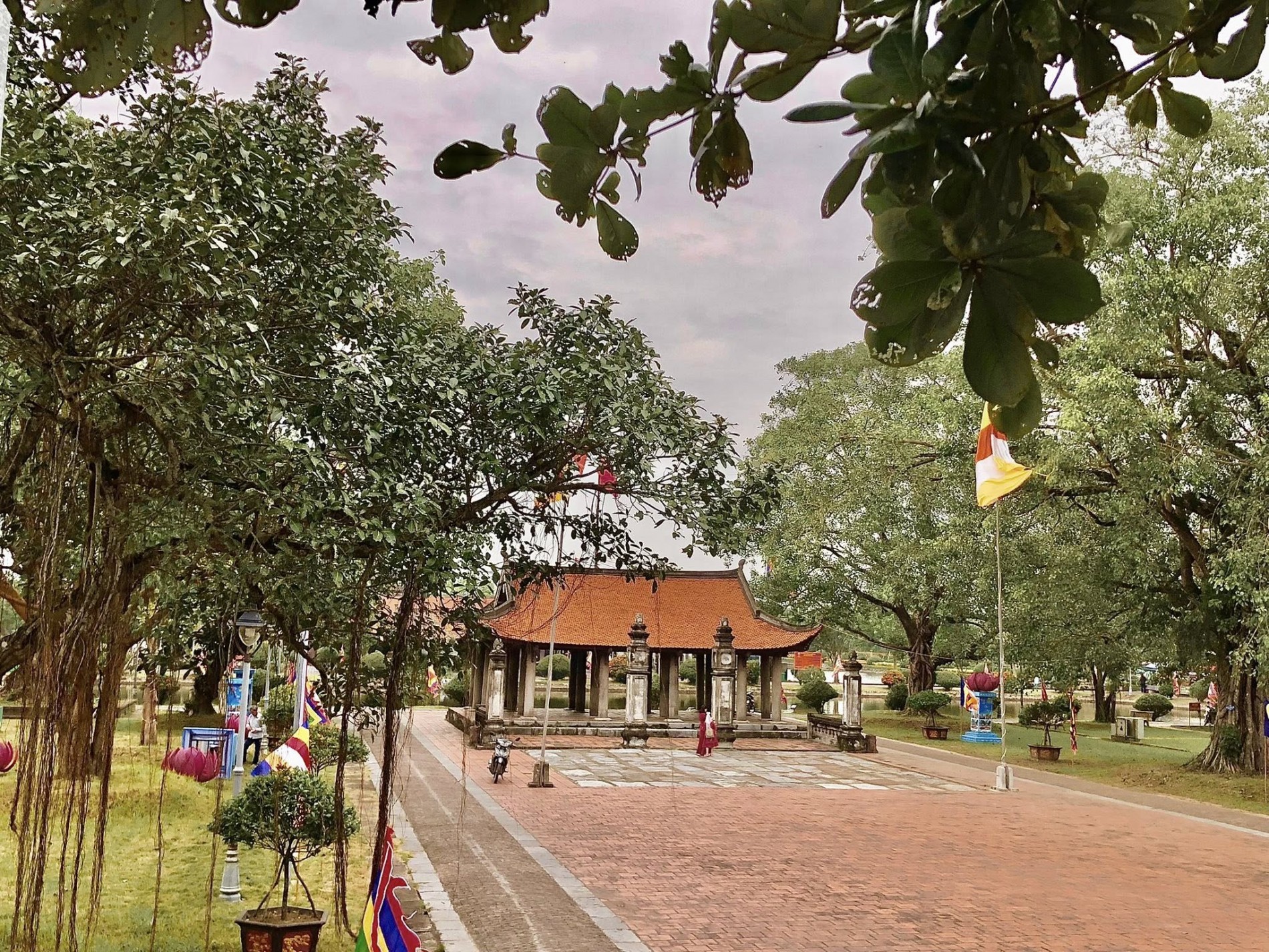 Nghi thức trang hoàng và phục y tượng Thánh Tổ Chùa Keo: Nét đẹp truyền thừa từ xa xưa