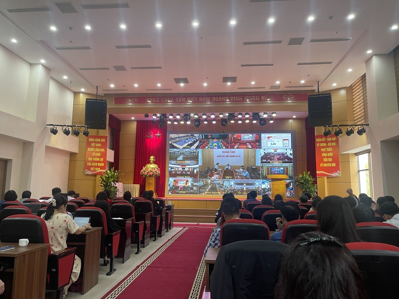 Triển khai “Sổ tay đảng viên điện tử” trong kỷ nguyên chuyển đổi số