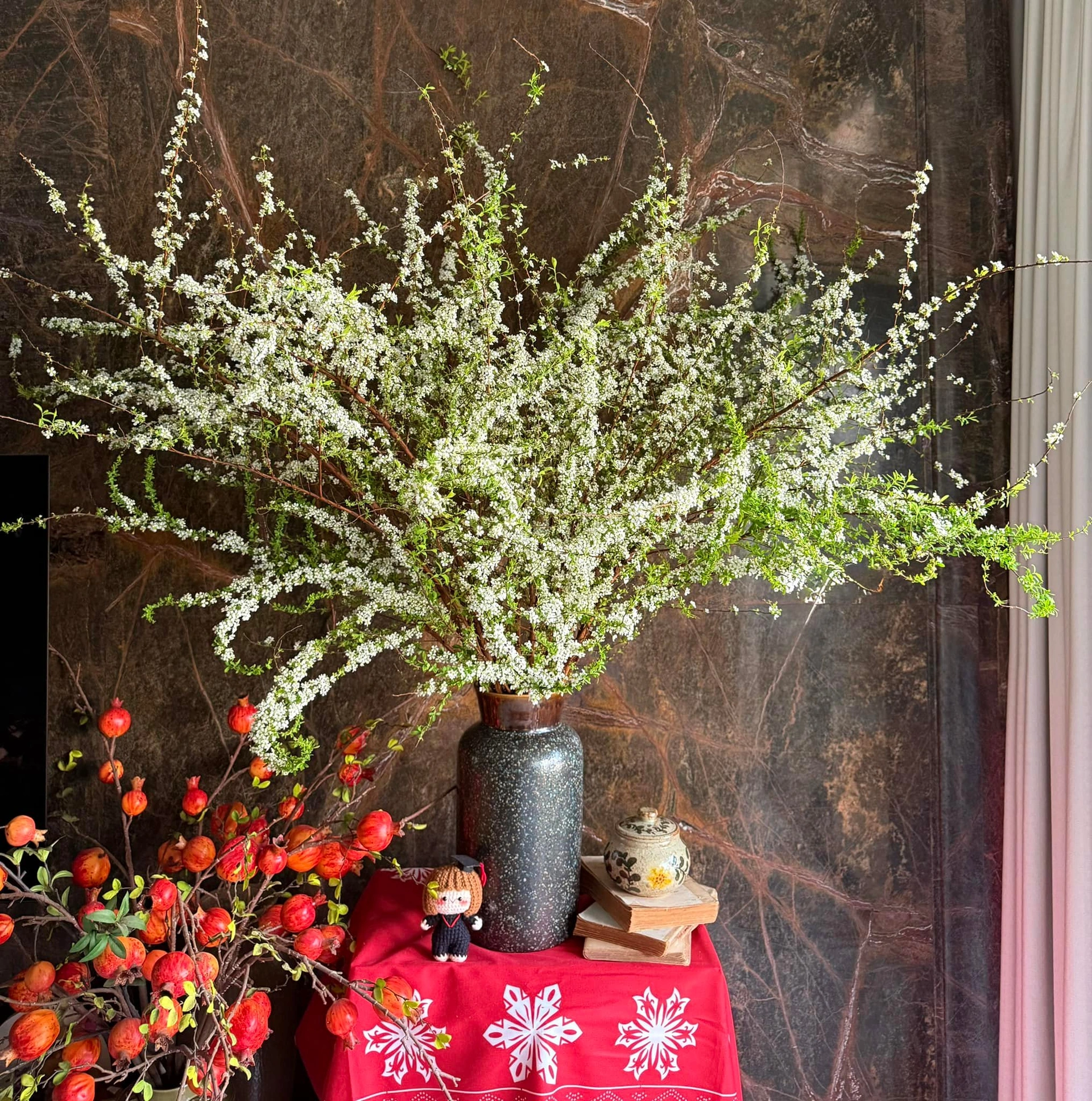 Hoa lạ khoe sắc dịp Tết: Tuyết mai, đào đông đỏ, đỗ quyên ngủ đông hút khách Hoa lạ khoe sắc dịp Tết: Tuyết mai, đào đông đỏ, đỗ quyên ngủ đông hút khách