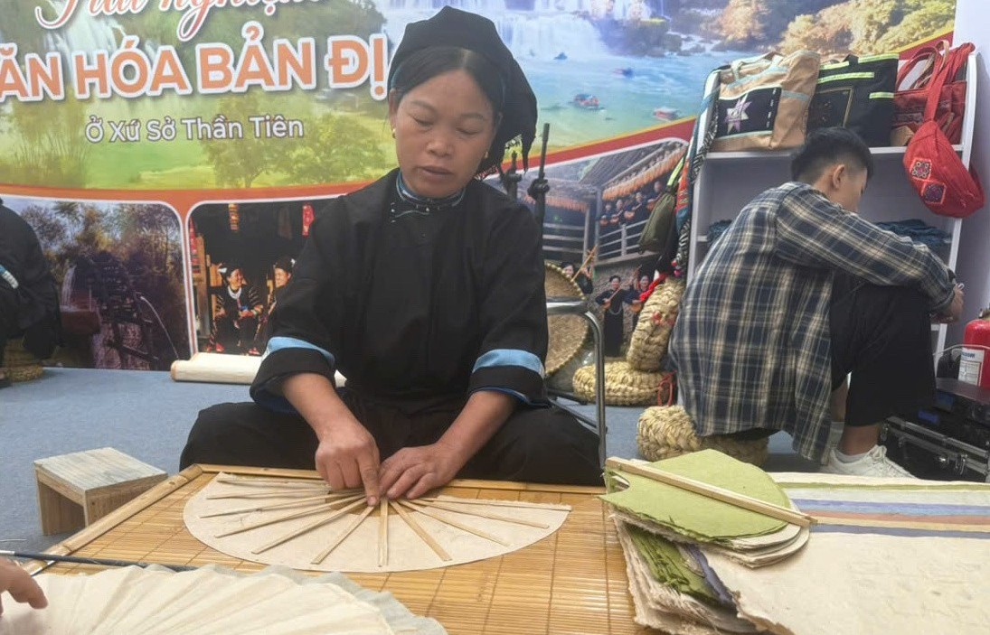 Làng Dìa Trên ở Cao Bằng – Nơi giữ hồn nghề giấy bản của người Nùng