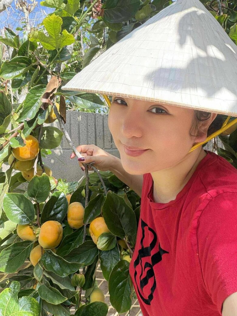 Biệt thự 30 tỷ của danh hài Thúy Nga với khu vườn xanh mát, ngập tràn hoa trái Biệt thự 30 tỷ của danh hài Thúy Nga với khu vườn xanh mát, ngập tràn hoa trái