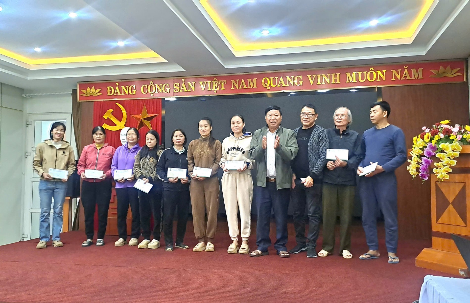 Hội Sinh vật cảnh Việt Nam đồng hành cùng Thái Nguyên khắc phục thiệt hại sau bão Hội Sinh vật cảnh Việt Nam đồng hành cùng Thái Nguyên khắc phục thiệt hại sau bão