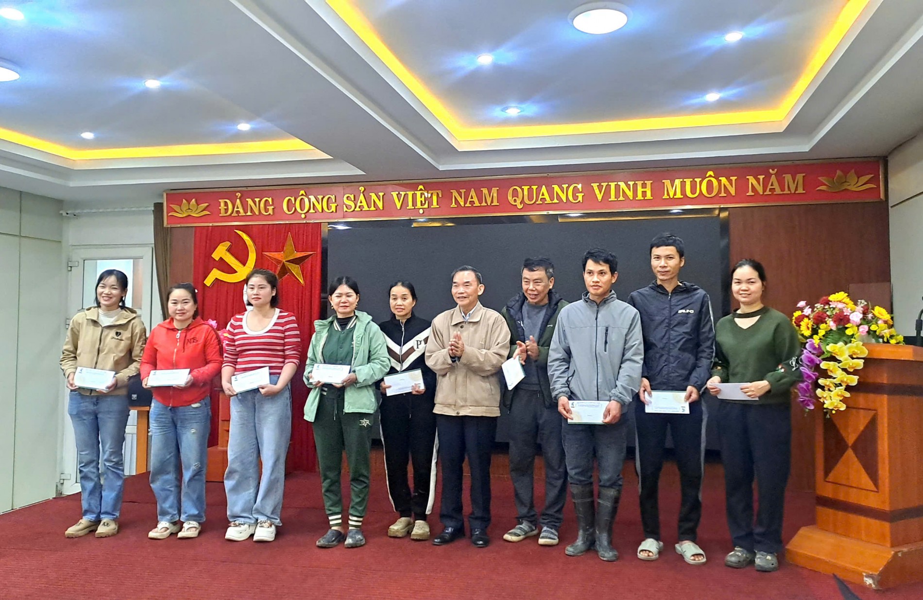 Hội Sinh vật cảnh Việt Nam đồng hành cùng Thái Nguyên khắc phục thiệt hại sau bão Hội Sinh vật cảnh Việt Nam đồng hành cùng Thái Nguyên khắc phục thiệt hại sau bão