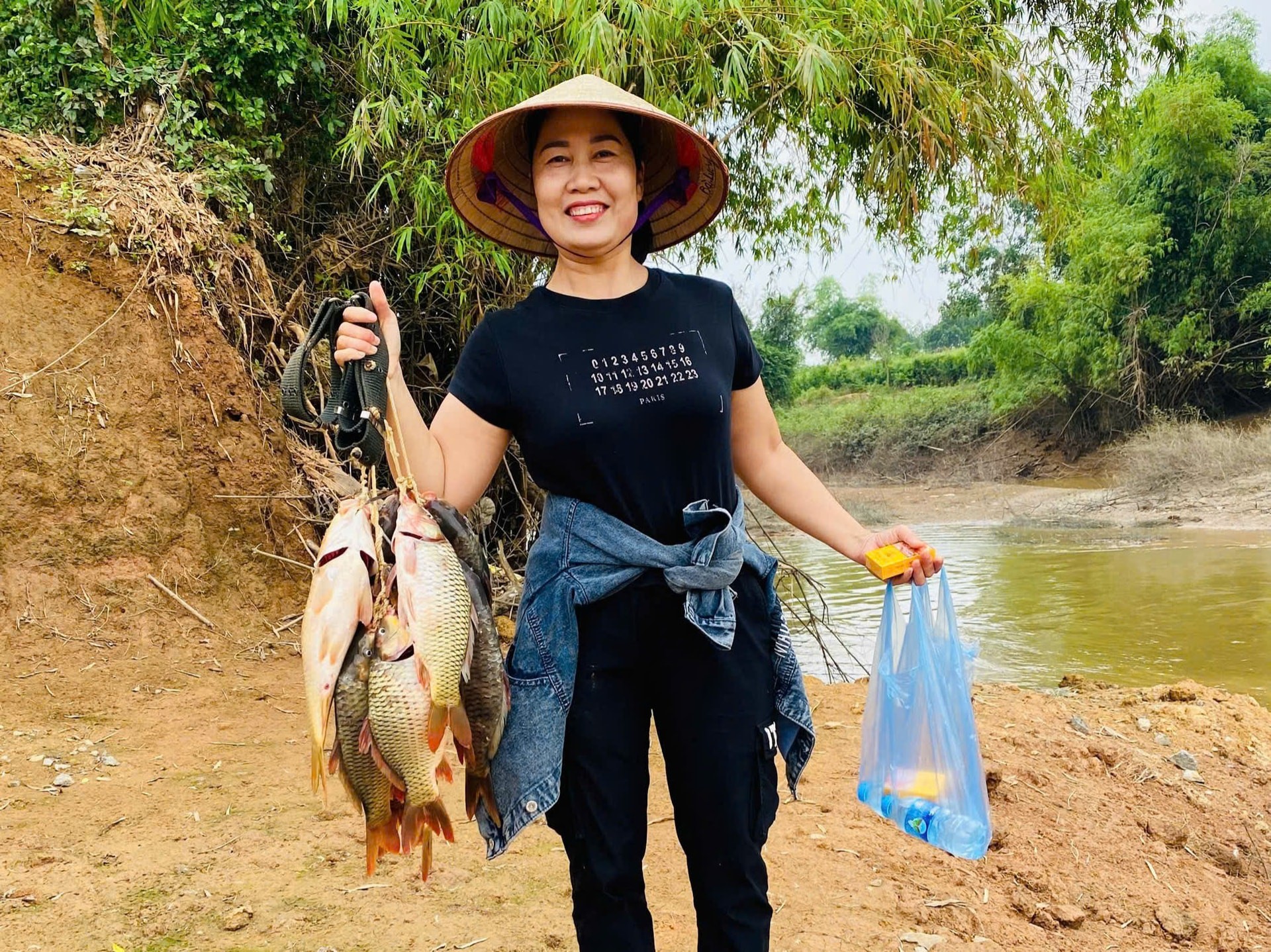 Dập sào bắt cá – phong tục độc đáo níu hồn quê Tích Giang Dập sào bắt cá – phong tục độc đáo níu hồn quê Tích Giang