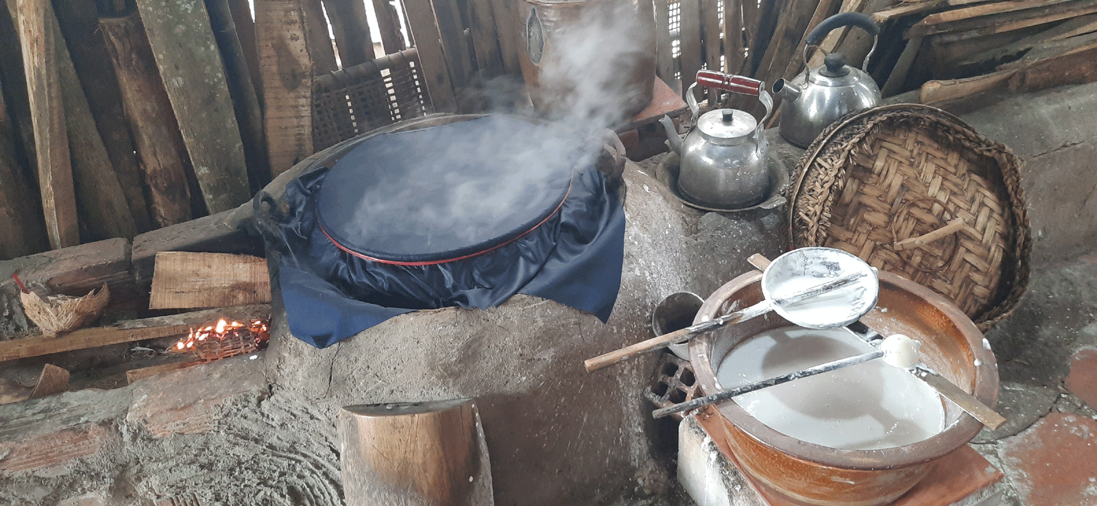 Bánh tráng Phú Hòa Đông – dấu ấn làng nghề truyền thống ở TP.HCM Bánh tráng Phú Hòa Đông – dấu ấn làng nghề truyền thống ở TP.HCM