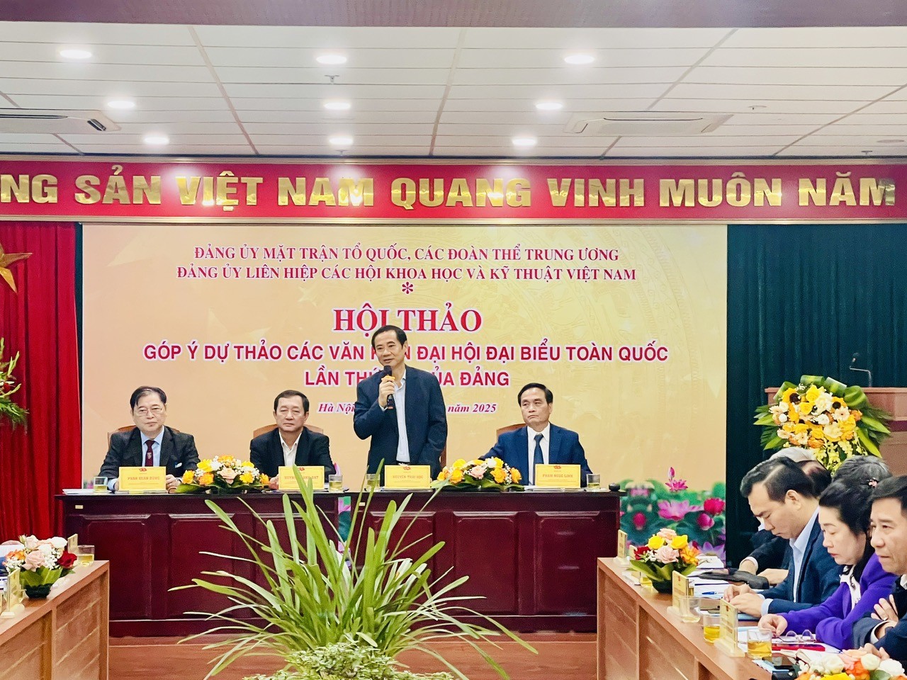 Liên hiệp Hội Việt Nam tổ chức hội thảo góp ý Văn kiện Đại hội XIV Liên hiệp Hội Việt Nam tổ chức hội thảo góp ý Văn kiện Đại hội XIV
