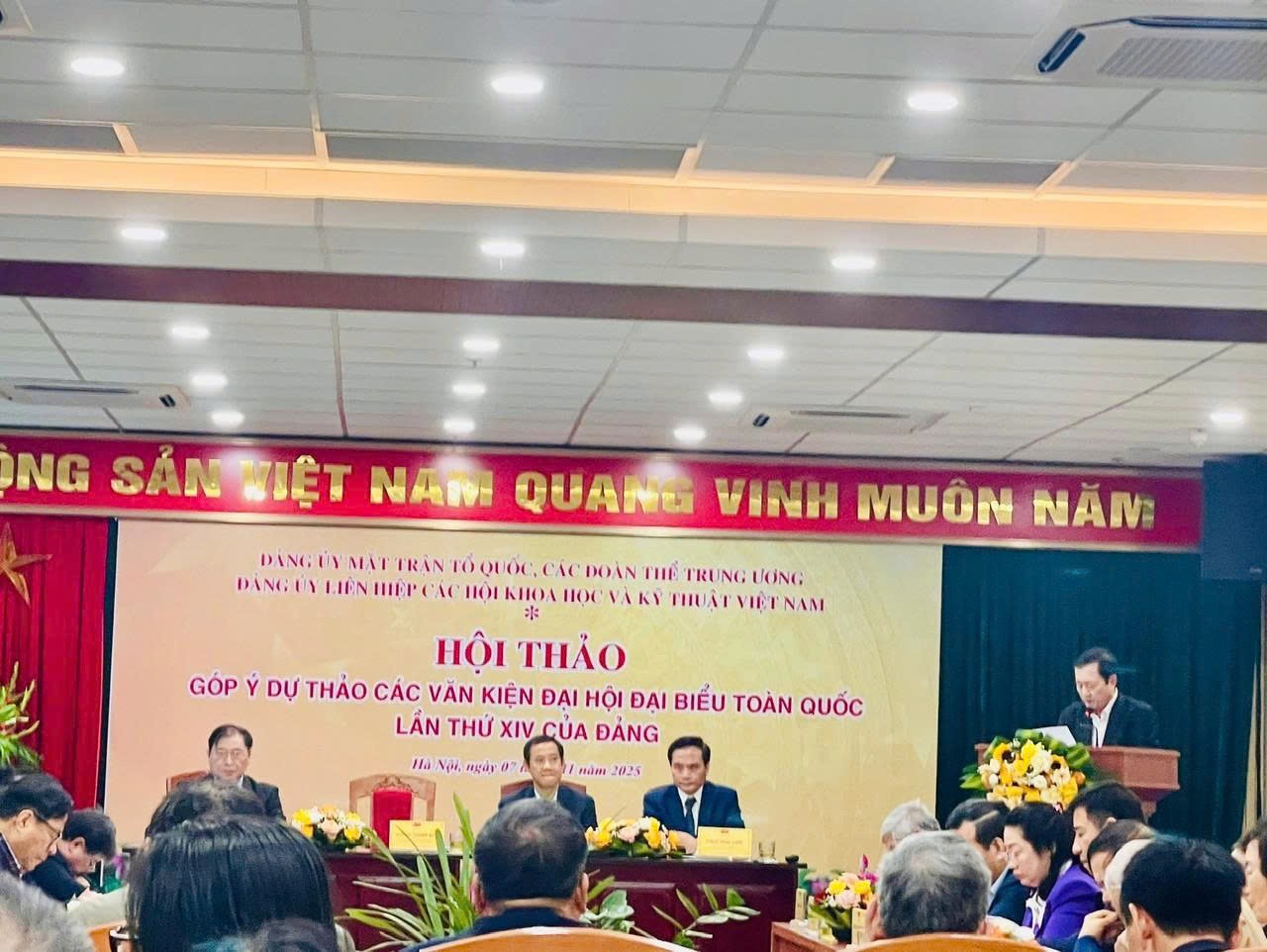 Liên hiệp Hội Việt Nam tổ chức hội thảo góp ý Văn kiện Đại hội XIV Liên hiệp Hội Việt Nam tổ chức hội thảo góp ý Văn kiện Đại hội XIV