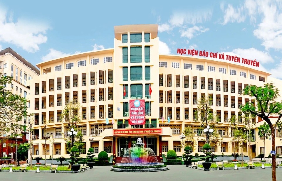 Khoa Xây dựng Đảng – Học viện Báo chí và Tuyên truyền kỷ niệm 50 năm thành lập và đón nhận Huân chương Lao động hạng Ba