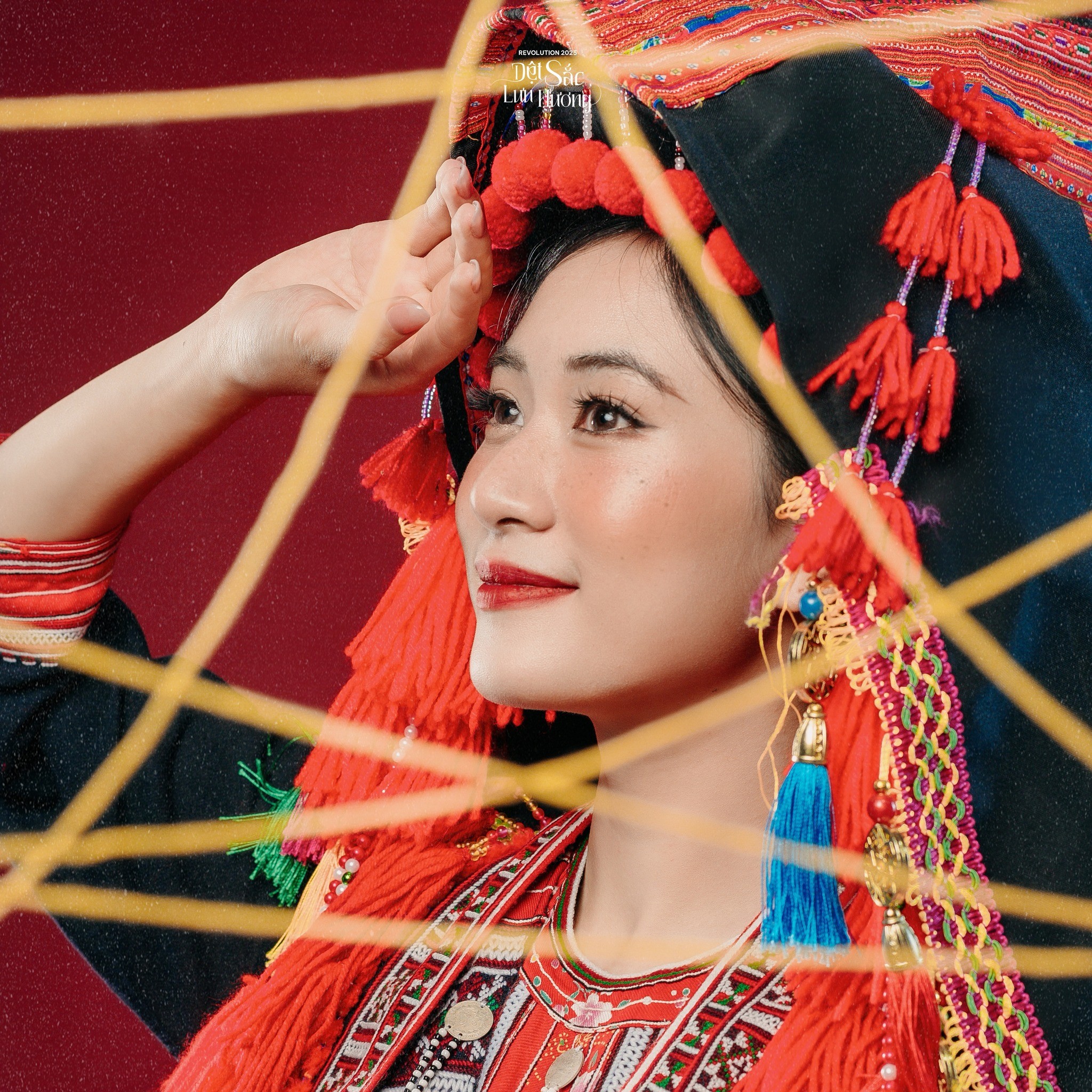 “Dệt Sắc Cửu Châu”: Hành trình kết nối quá khứ và hiện tại qua từng sợi chỉ “Dệt Sắc Cửu Châu”: Hành trình kết nối quá khứ và hiện tại qua từng sợi chỉ