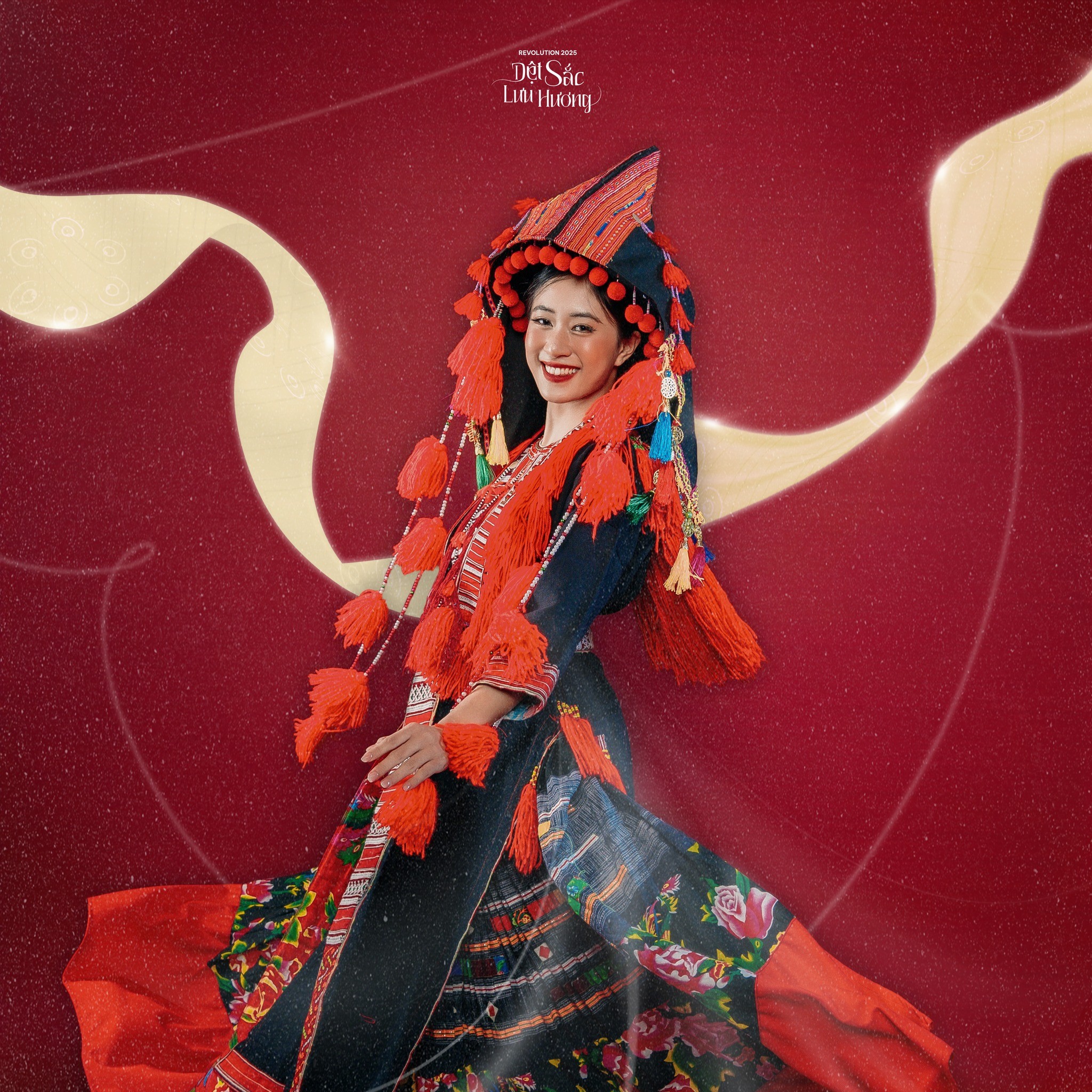 “Dệt Sắc Cửu Châu”: Hành trình kết nối quá khứ và hiện tại qua từng sợi chỉ “Dệt Sắc Cửu Châu”: Hành trình kết nối quá khứ và hiện tại qua từng sợi chỉ