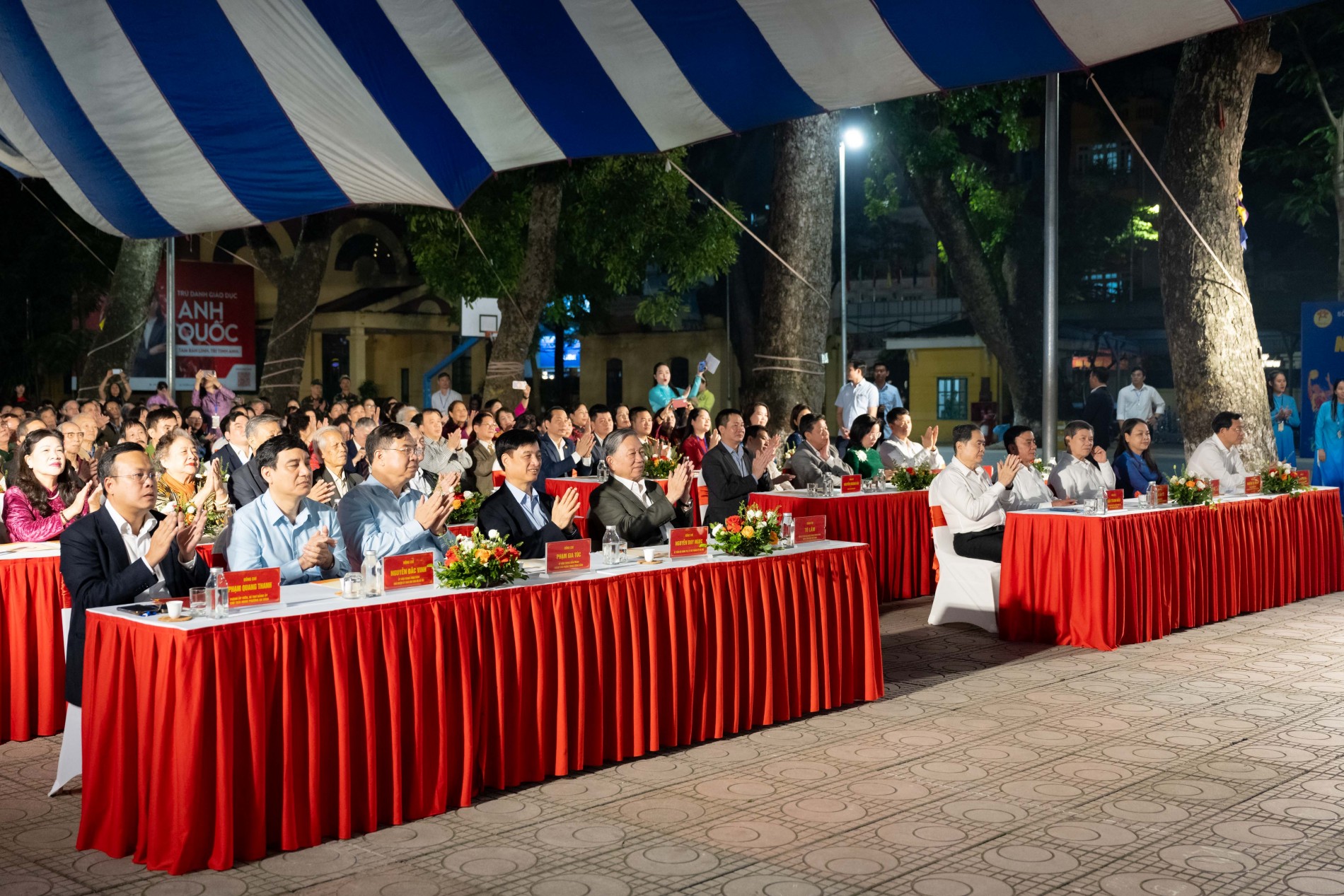 Tổng Bí thư Tô Lâm và Chủ tịch Quốc hội Trần Thanh Mẫn dự Ngày hội Đại đoàn kết toàn dân tộc Tổng Bí thư Tô Lâm và Chủ tịch Quốc hội Trần Thanh Mẫn dự Ngày hội Đại đoàn kết toàn dân tộc