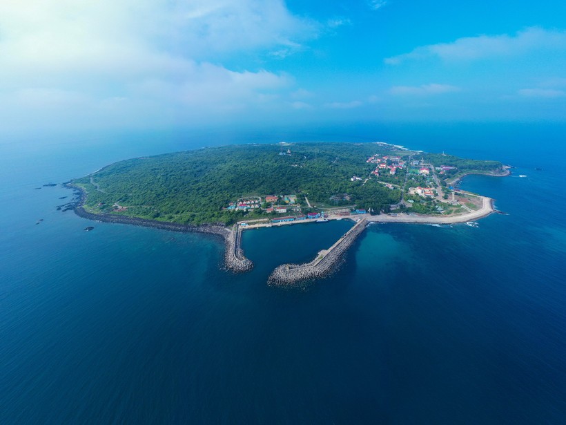 Đặc khu nhỏ nhất Việt Nam đặt mục tiêu trở thành đảo du lịch sinh thái giữa trùng khơi Đặc khu nhỏ nhất Việt Nam đặt mục tiêu trở thành đảo du lịch sinh thái giữa trùng khơi