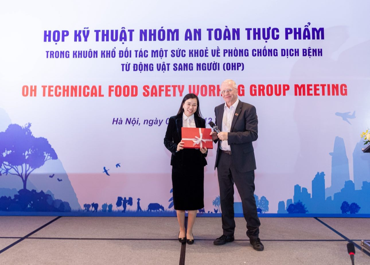 Cuộc họp lần thứ 4 FSTWG: Tăng cường phối hợp đa ngành vì một hệ thống an toàn thực phẩm bền vững Cuộc họp lần thứ 4 FSTWG: Tăng cường phối hợp đa ngành vì một hệ thống an toàn thực phẩm bền vững