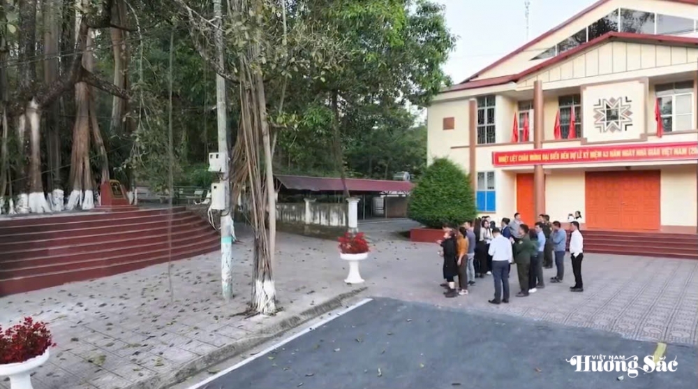 Hai cây đa Di sản: Dấu ấn 500 năm và khát vọng Than Uyên vươn mình trong kỷ nguyên mới Hai cây đa Di sản: Dấu ấn 500 năm và khát vọng Than Uyên vươn mình trong kỷ nguyên mới