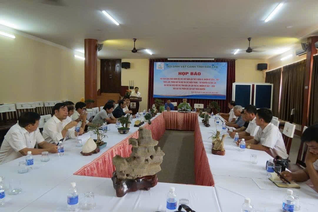 Nâng cao vai trò của trí thức khoa học kỹ thuật trong việc phát triển kinh tế - xã hội – môi trường trên địa bàn tỉnh Đắk Lắk Nâng cao vai trò của trí thức khoa học kỹ thuật trong việc phát triển kinh tế - xã hội – môi trường trên địa bàn tỉnh Đắk Lắk