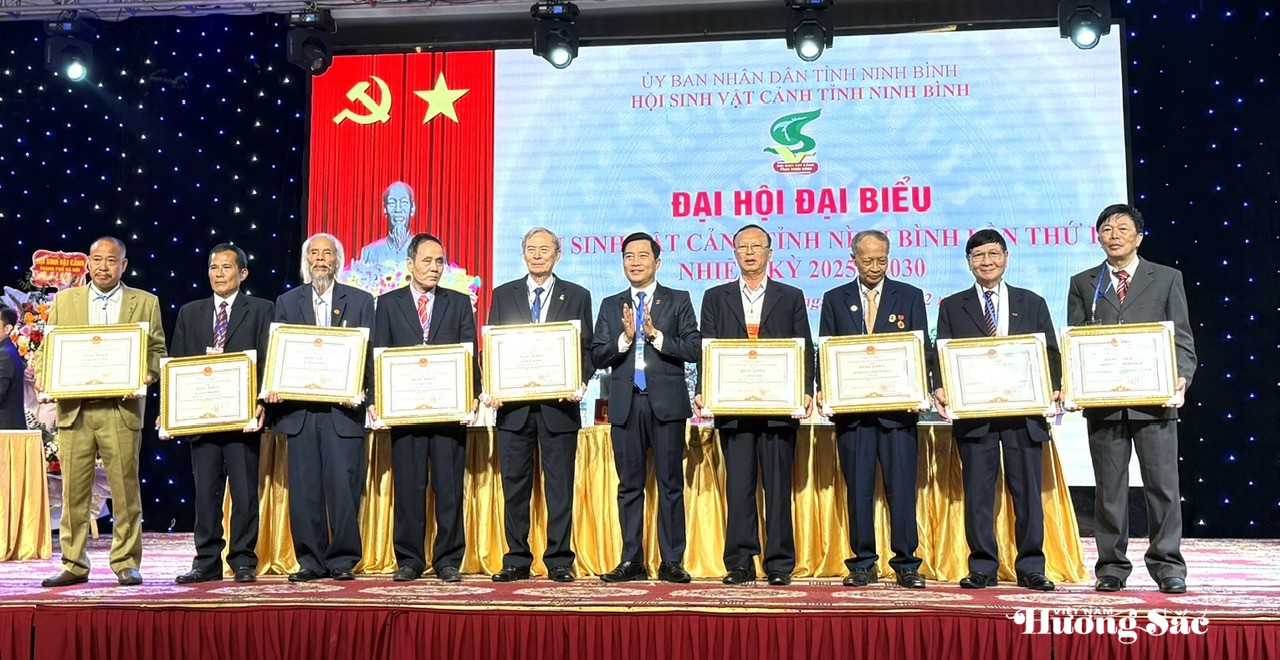 Hội Sinh vật cảnh tỉnh Ninh Bình tổ chức Đại hội lần thứ I, nhiệm kỳ 2025-2030 Hội Sinh vật cảnh tỉnh Ninh Bình tổ chức Đại hội lần thứ I, nhiệm kỳ 2025-2030