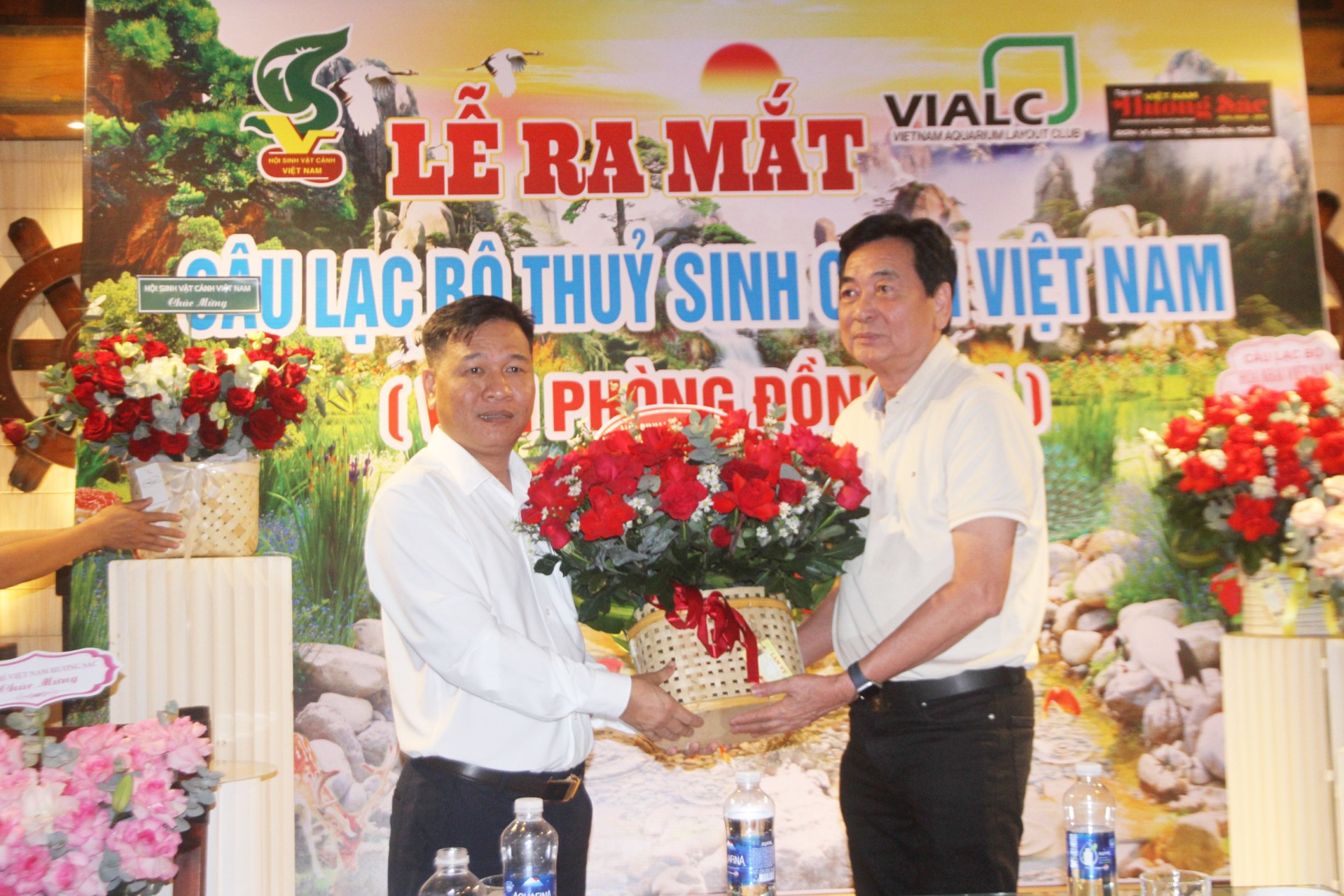 CLB Thủy sinh cảnh Việt Nam: từng bước kiện toàn sân chơi chuyên nghiệp CLB Thủy sinh cảnh Việt Nam: từng bước kiện toàn sân chơi chuyên nghiệp