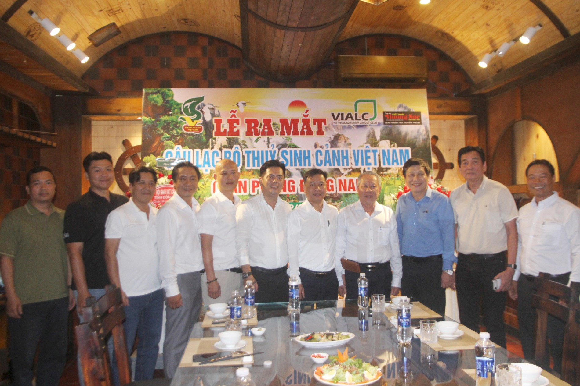 CLB Thủy sinh cảnh Việt Nam: từng bước kiện toàn sân chơi chuyên nghiệp CLB Thủy sinh cảnh Việt Nam: từng bước kiện toàn sân chơi chuyên nghiệp