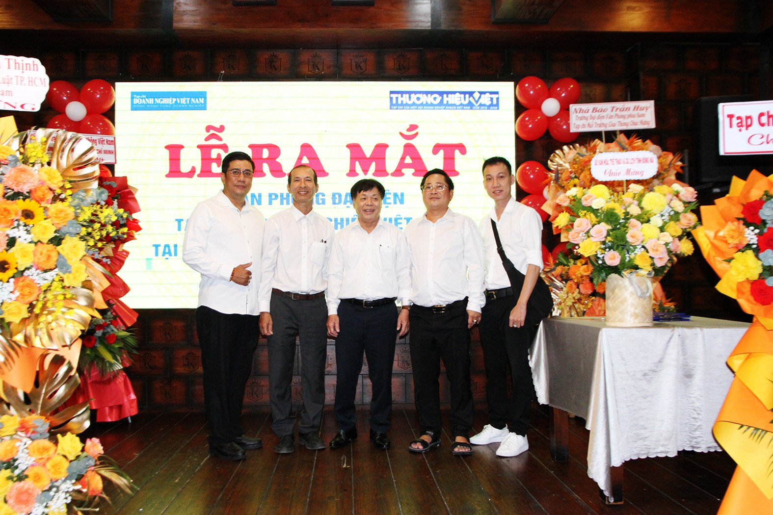 Ra mắt VPĐD Đồng Nai: Tạp chí Doanh nghiệp Việt Nam tăng cường đồng hành cùng doanh nhân khu vực Đông Nam Bộ Ra mắt VPĐD Đồng Nai: Tạp chí Doanh nghiệp Việt Nam tăng cường đồng hành cùng doanh nhân khu vực Đông Nam Bộ
