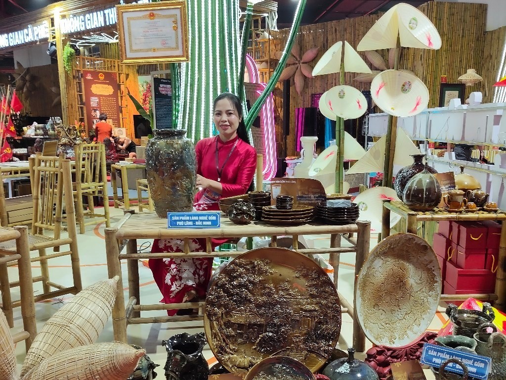 Gốm Phù Lãng: Làng nghề cổ bên sông Cầu và hành trình nâng tầm giá trị OCOP Gốm Phù Lãng: Làng nghề cổ bên sông Cầu và hành trình nâng tầm giá trị OCOP
