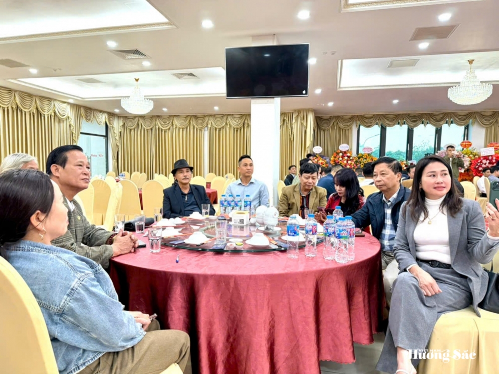 Tạp chí Việt Nam Hương sắc: Ra mắt Văn phòng Đại diện khu vực Đồng bằng sông Hồng Tạp chí Việt Nam Hương sắc: Ra mắt Văn phòng Đại diện khu vực Đồng bằng sông Hồng