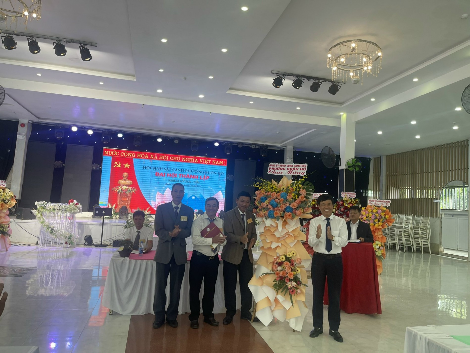Phường Buôn Hồ - cánh chim đầu đàn của phong trào sinh vật cảnh tỉnh Đắk Lắk Phường Buôn Hồ - cánh chim đầu đàn của phong trào sinh vật cảnh tỉnh Đắk Lắk