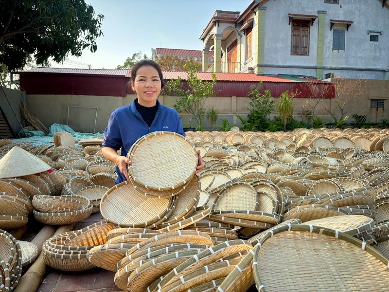 Người phụ nữ đưa mây tre Hoằng Lộc ra thị trường quốc tế Người phụ nữ đưa mây tre Hoằng Lộc ra thị trường quốc tế