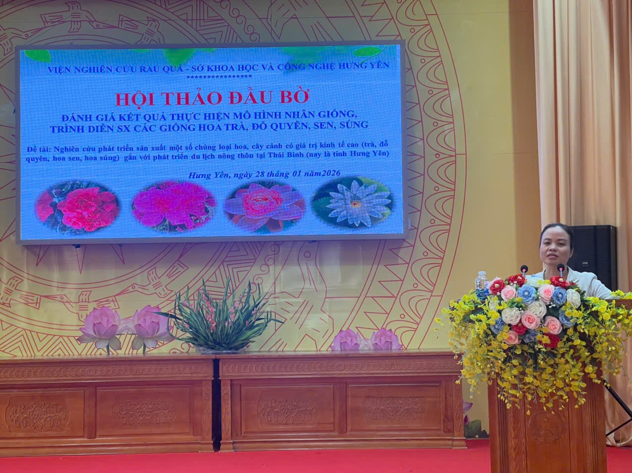 Đánh giá kết quả mô hình nhân giống và sản xuất hoa, cây cảnh tại HTX Hoa sen Vân Đài Đánh giá kết quả mô hình nhân giống và sản xuất hoa, cây cảnh tại HTX Hoa sen Vân Đài