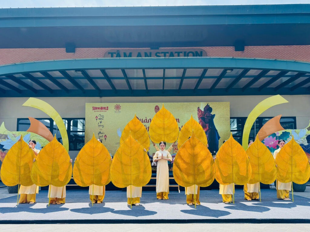 Núi Bà Đen: Tiếng chuông chùa tĩnh lặng
