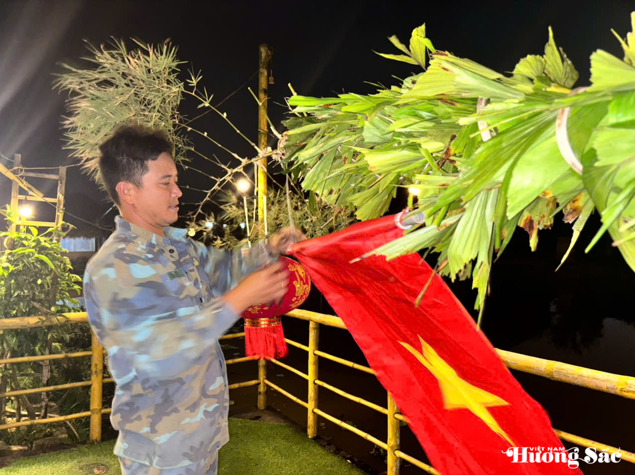 Làm nêu ngày Tết: Nghề thời vụ mang lại nguồn thu đáng kể ở Hà Tĩnh Làm nêu ngày Tết: Nghề thời vụ mang lại nguồn thu đáng kể ở Hà Tĩnh