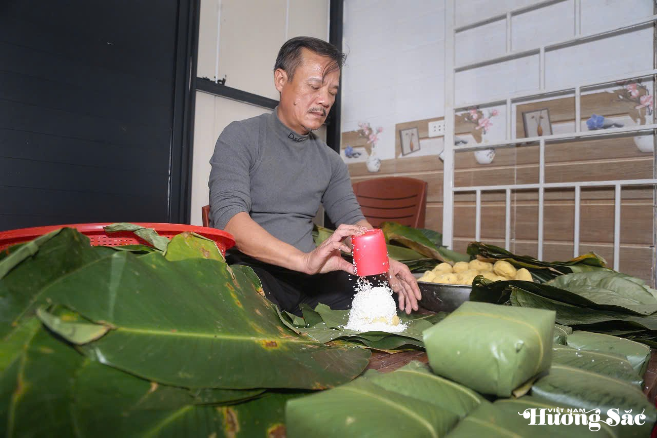 Về thăm ngôi làng trăm tuổi, nổi tiếng với nghề làm bánh chưng xứ Nghệ