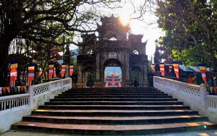 Tết Nguyên đán và hành trình tìm về không gian tâm linh miền Bắc Tết Nguyên đán và hành trình tìm về không gian tâm linh miền Bắc