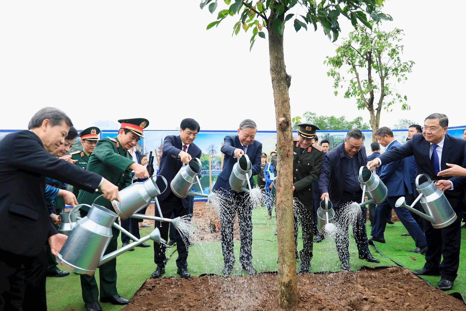 Tổng Bí thư Tô Lâm dự Lễ phát động “Tết trồng cây đời đời nhớ ơn Bác Hồ” tại Hà Nội Tổng Bí thư Tô Lâm dự Lễ phát động “Tết trồng cây đời đời nhớ ơn Bác Hồ” tại Hà Nội