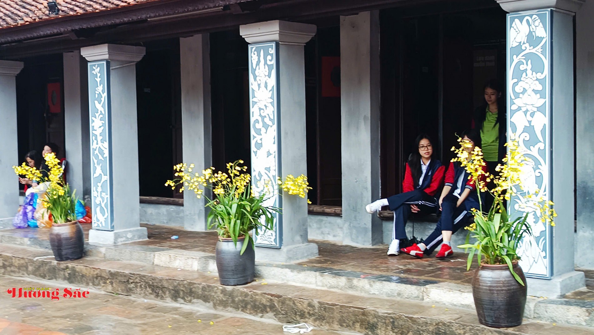 Hội Địa lan Thăng Long dâng hương: Tri ân các bậc Tiên Thánh, Tiên hiền tại Quốc Tử Giám Hội Địa lan Thăng Long dâng hương: Tri ân các bậc Tiên Thánh, Tiên hiền tại Quốc Tử Giám