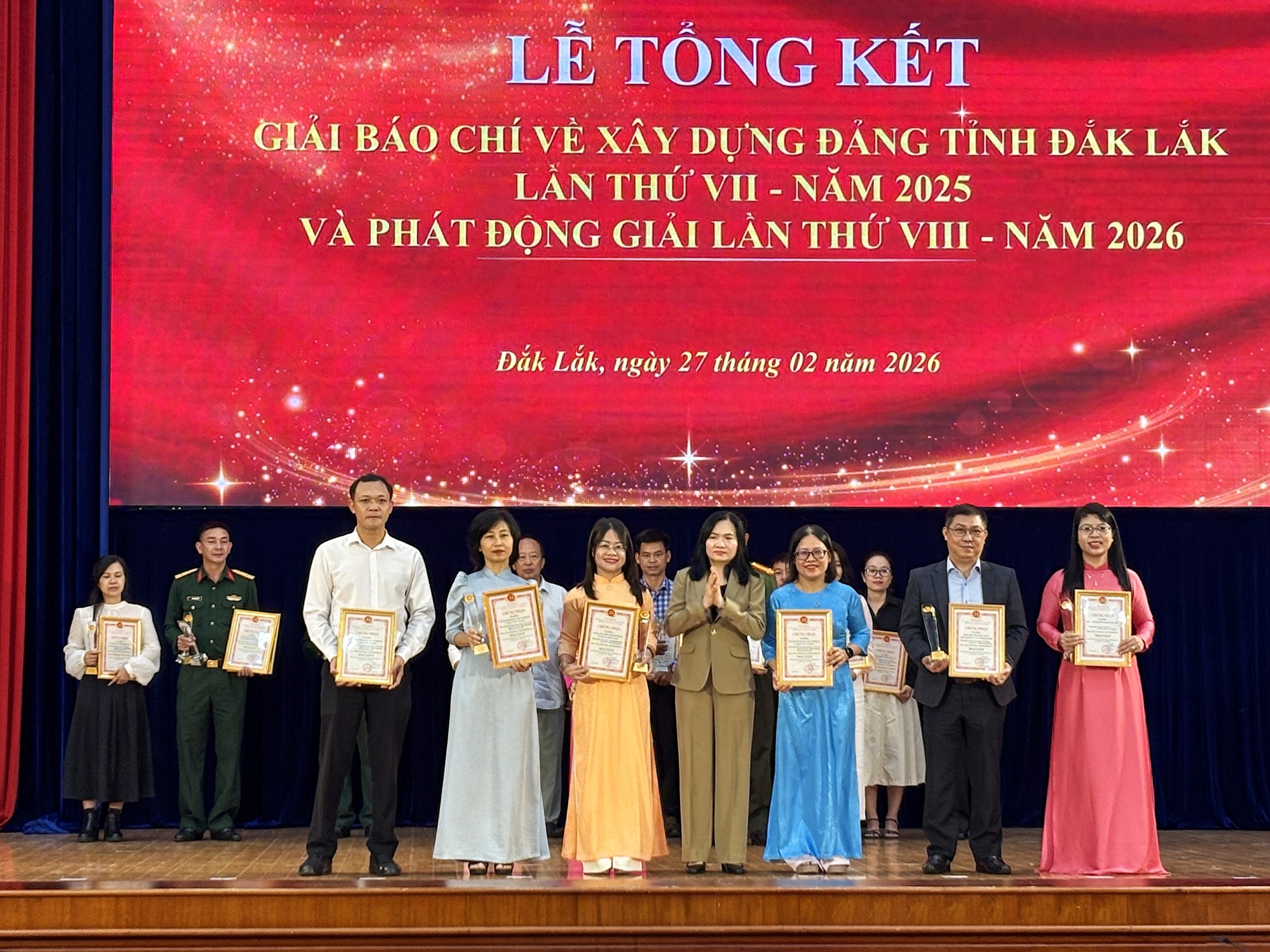 Đắk Lắk: Trao giải báo chí về xây dựng Đảng năm 2025, phát động Giải năm 2026 Đắk Lắk: Trao giải báo chí về xây dựng Đảng năm 2025, phát động Giải năm 2026