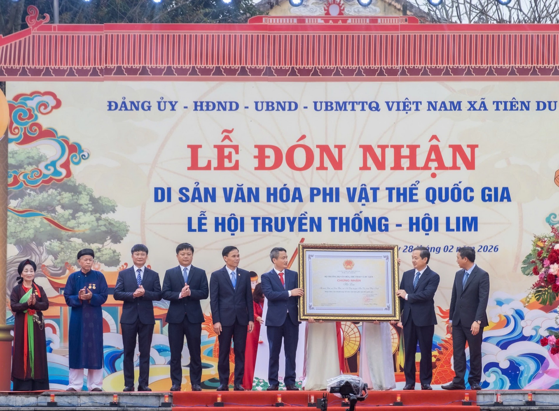 Hội Lim đón nhận danh hiệu Di sản văn hóa phi vật thể quốc gia Hội Lim đón nhận danh hiệu Di sản văn hóa phi vật thể quốc gia