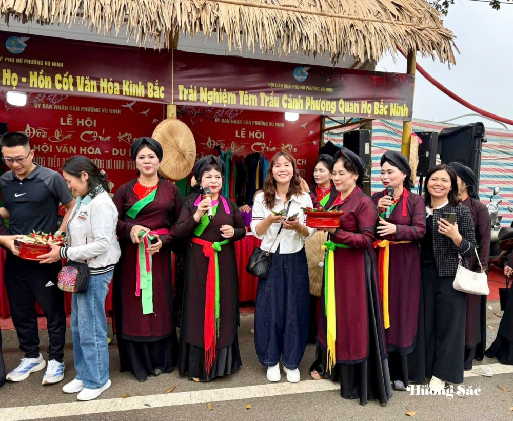 Bắc Ninh: Đền Bà Chúa Kho thu hút du khách đầu xuân