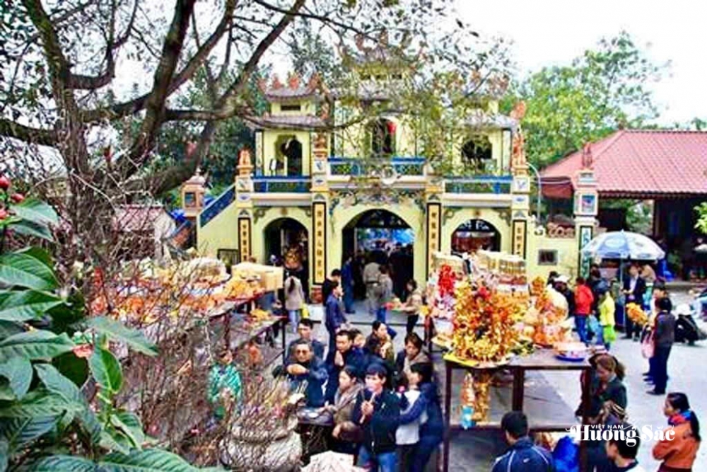 Bắc Ninh: Đền Bà Chúa Kho thu hút du khách đầu xuân