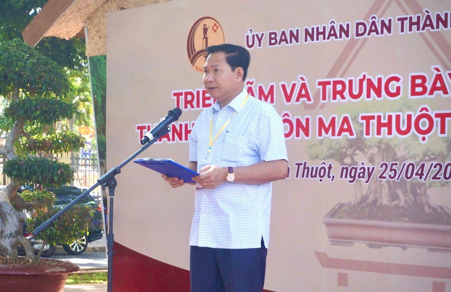 Phó Chủ tịch UBND thành phố Buôn Ma Thuột (cũ) phát biểu tại Phó Chủ tịch UBND thành phố Buôn Ma Thuột (cũ) phát biểu tại
