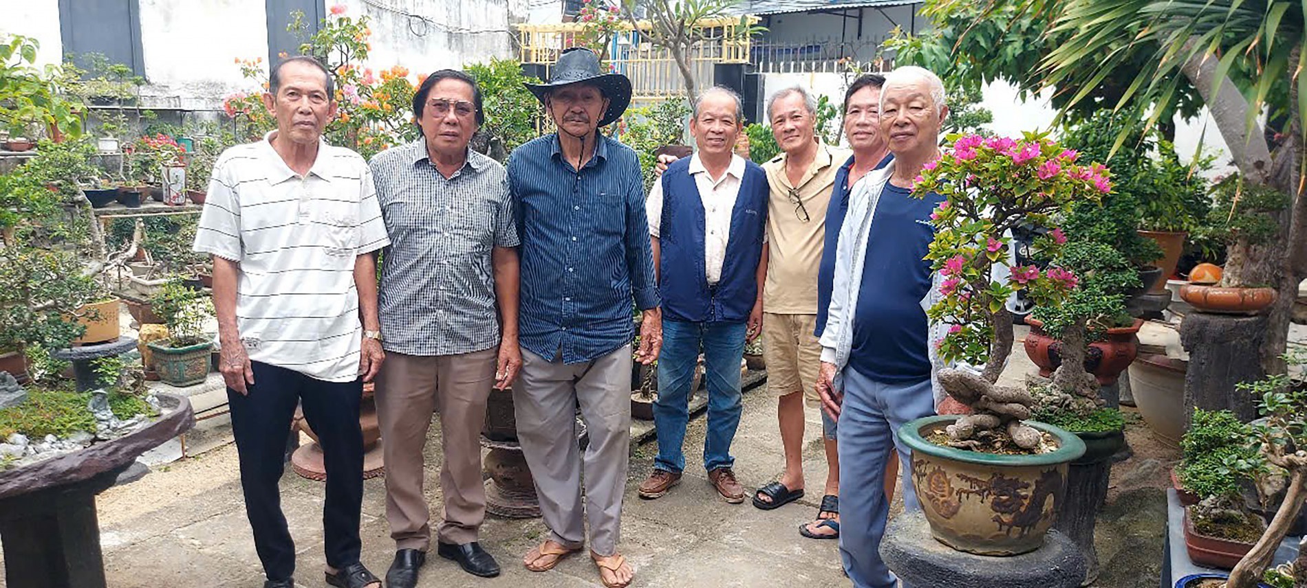 Nghệ nhân Phạm Minh Kính: Từ đam mê cá nhân đến dẫn dắt phong trào sinh vật cảnh Khánh Hòa Nghệ nhân Phạm Minh Kính: Từ đam mê cá nhân đến dẫn dắt phong trào sinh vật cảnh Khánh Hòa
