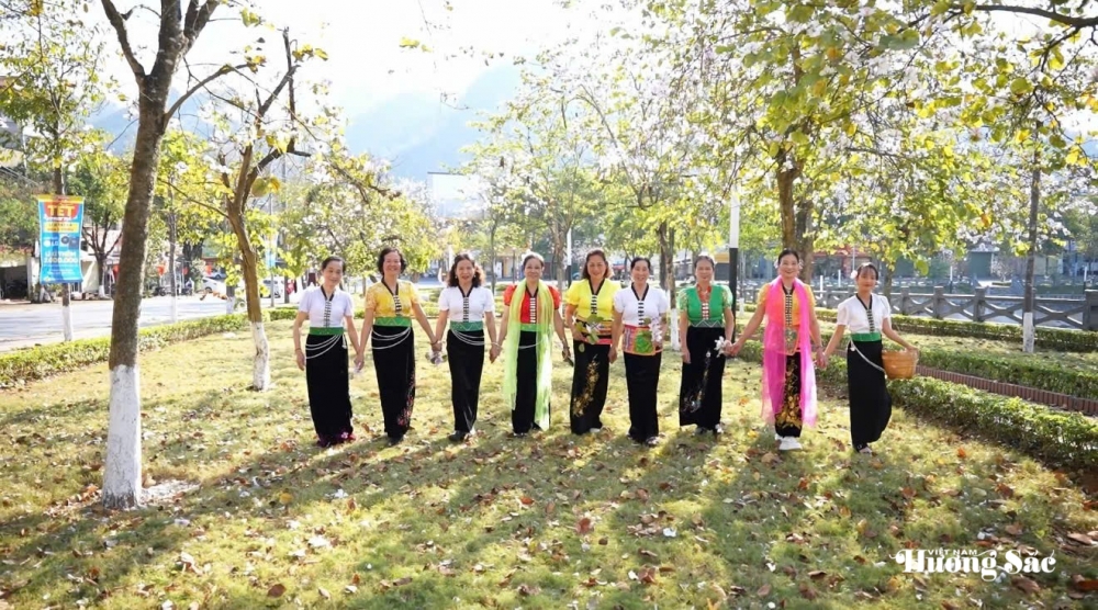 Lai Châu: Mùa hoa ban rực rỡ và bản sắc văn hóa Tây Bắc Lai Châu: Mùa hoa ban rực rỡ và bản sắc văn hóa Tây Bắc