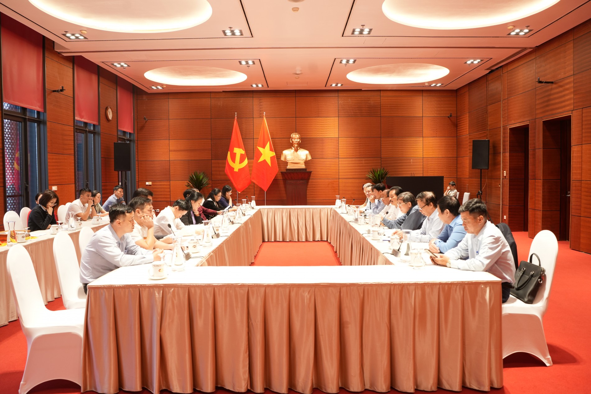 Tổng kết trưng bày cây cảnh phục vụ Đại hội XIV của Đảng: Dấu ấn phối hợp giữa Trung tâm Hội nghị Quốc gia và Hội Sinh vật cảnh Việt Nam Tổng kết trưng bày cây cảnh phục vụ Đại hội XIV của Đảng: Dấu ấn phối hợp giữa Trung tâm Hội nghị Quốc gia và Hội Sinh vật cảnh Việt Nam