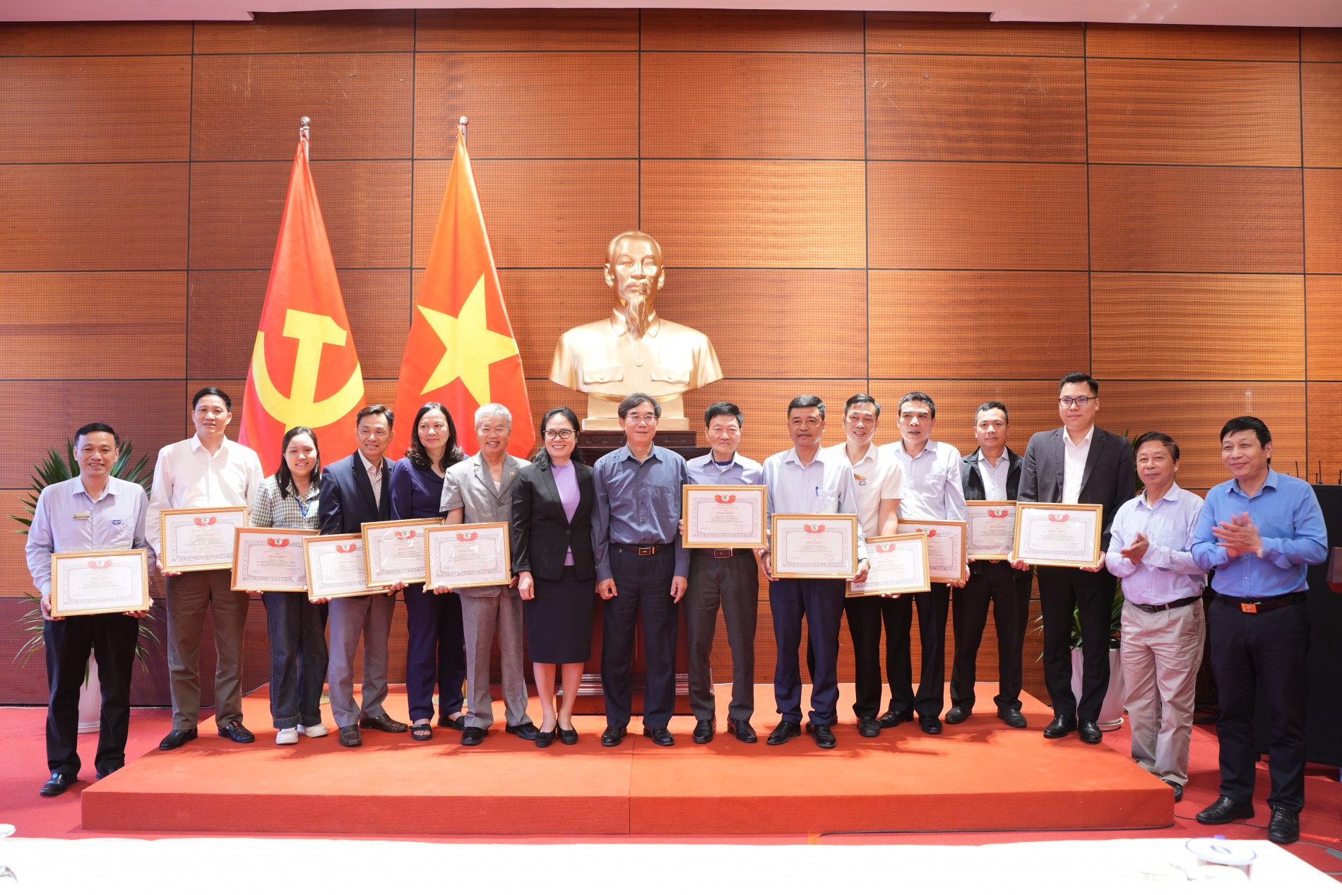 Tổng kết trưng bày cây cảnh phục vụ Đại hội XIV của Đảng: Dấu ấn phối hợp giữa Trung tâm Hội nghị Quốc gia và Hội Sinh vật cảnh Việt Nam Tổng kết trưng bày cây cảnh phục vụ Đại hội XIV của Đảng: Dấu ấn phối hợp giữa Trung tâm Hội nghị Quốc gia và Hội Sinh vật cảnh Việt Nam