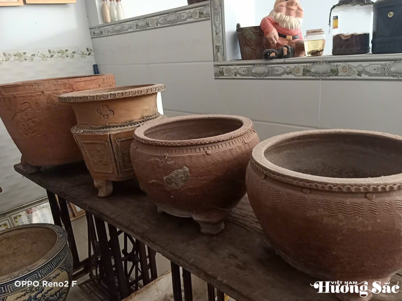 Gốm Quảng Đức hơn 500 năm, cổ vật được trưng bày tại các sự kiện lớn của tỉnh. Gốm Quảng Đức hơn 500 năm, cổ vật được trưng bày tại các sự kiện lớn của tỉnh.