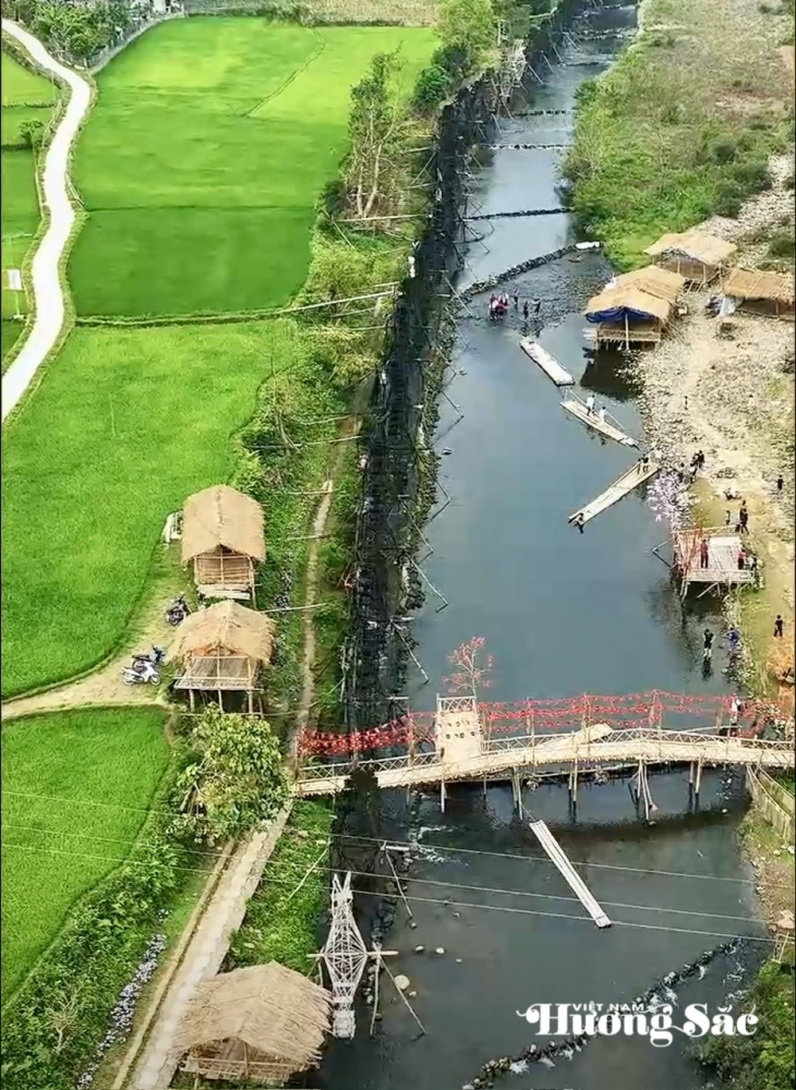 Cọn nước Nà Khương: Bản hòa ca của núi rừng và dòng chảy văn hóa Tây Bắc Cọn nước Nà Khương: Bản hòa ca của núi rừng và dòng chảy văn hóa Tây Bắc