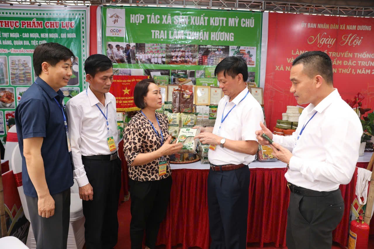 Xã Nam Dương (Bắc Ninh): Khai mạc ngày hội làng nghề truyền thống Xã Nam Dương (Bắc Ninh): Khai mạc ngày hội làng nghề truyền thống