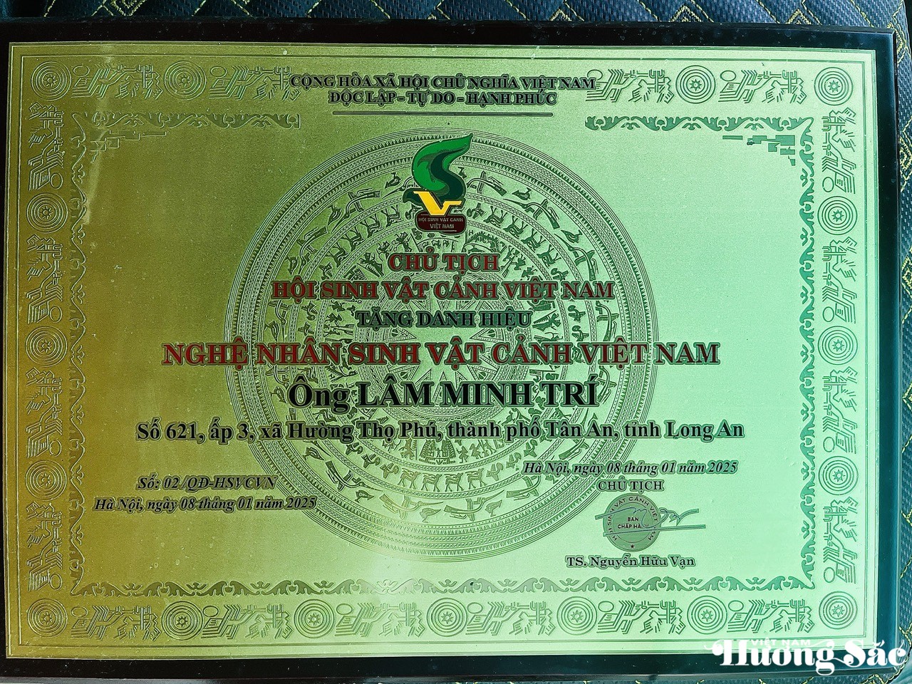 Hội Sinh vật cảnh Việt Nam tặng danh hiệu Nghệ nhân sinh vật cảnh Việt Nam cho ông Lâm Minh Trí năm 2025 Hội Sinh vật cảnh Việt Nam tặng danh hiệu Nghệ nhân sinh vật cảnh Việt Nam cho ông Lâm Minh Trí năm 2025