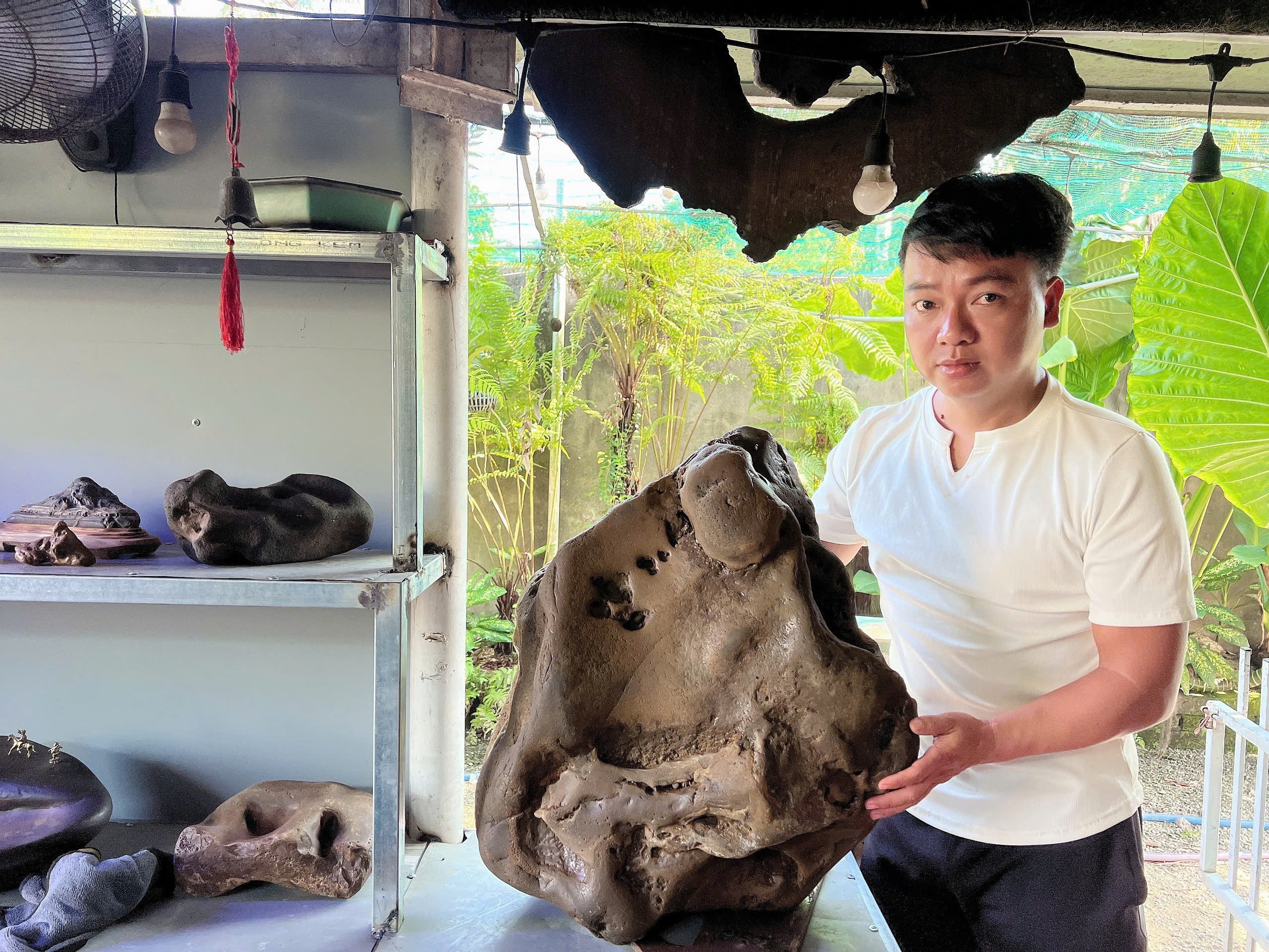Từ bonsai đến niềm đam mê đá cảnh: Hành trình bén duyên đầy cảm xúc của nghệ nhân trẻ Đặng Anh Tuấn Từ bonsai đến niềm đam mê đá cảnh: Hành trình bén duyên đầy cảm xúc của nghệ nhân trẻ Đặng Anh Tuấn