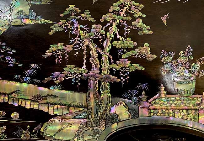 Chuôn Ngọ: Tinh hoa làng nghề Việt từ ánh xà cừ biển cả Chuôn Ngọ: Tinh hoa làng nghề Việt từ ánh xà cừ biển cả